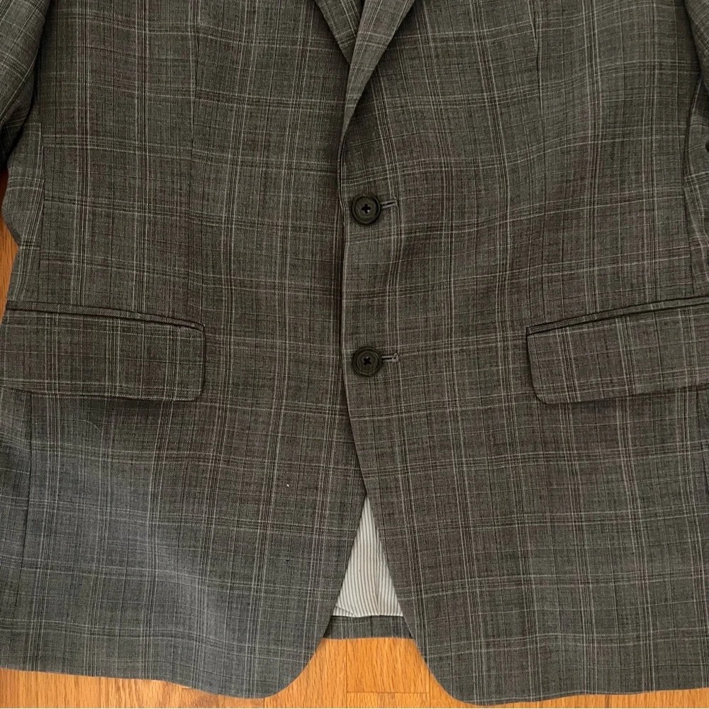 Banana Republic Tailored Slim Fit Men’s Suit – Light Gray Plaid – Preloved